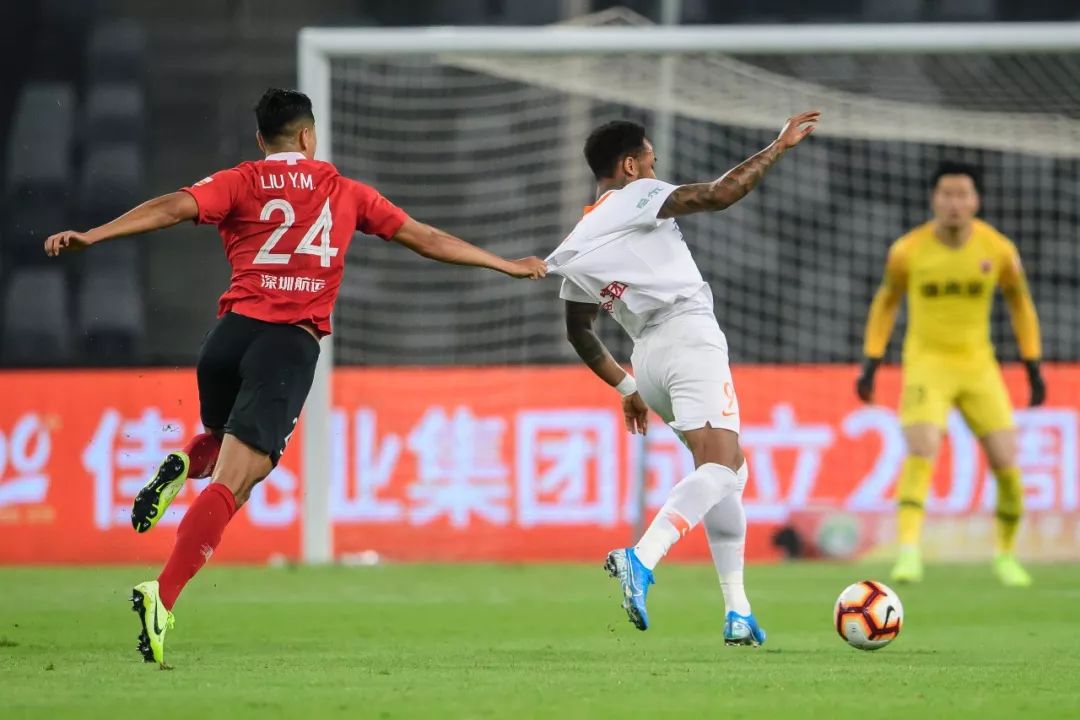 武汉卓尔主场逼平深圳佳兆业，保持不败战绩的简单介绍