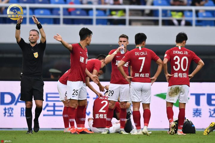 包含北京人和主场碾压天津泰达，喜获胜利的词条