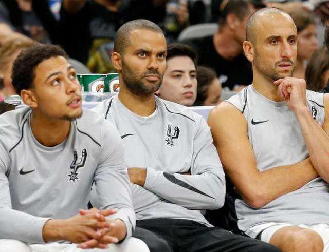 马刺教练团队展示准备赛季成长计划的简单介绍 马刺教练团队展示准备赛季成长计划的简单介绍