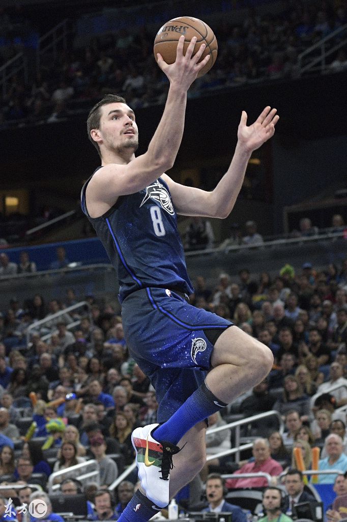 包含GEN横扫LGD，Clozer送出助攻的词条