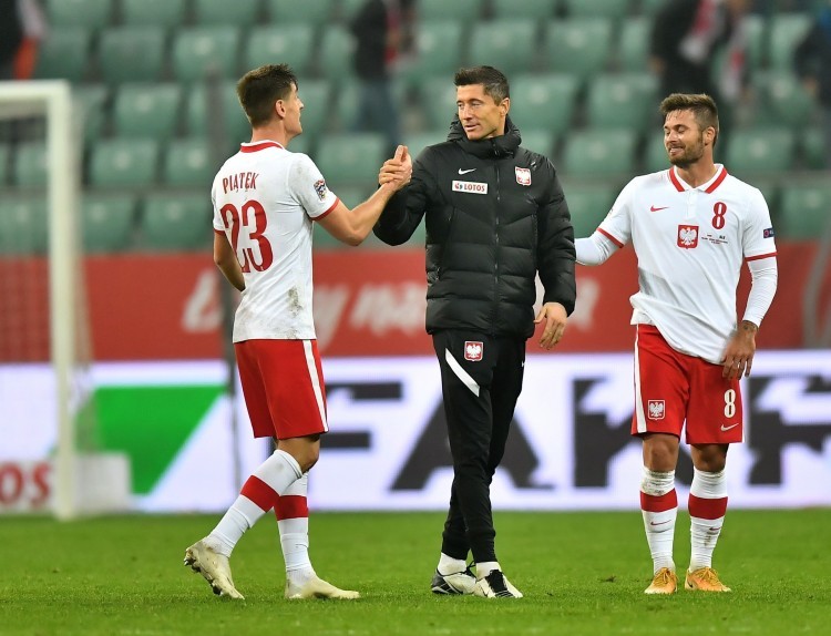 波兰队碾压英格兰队,马龙刷新纪录的简单介绍 波兰队碾压英格兰队,马龙刷新纪录的简单介绍