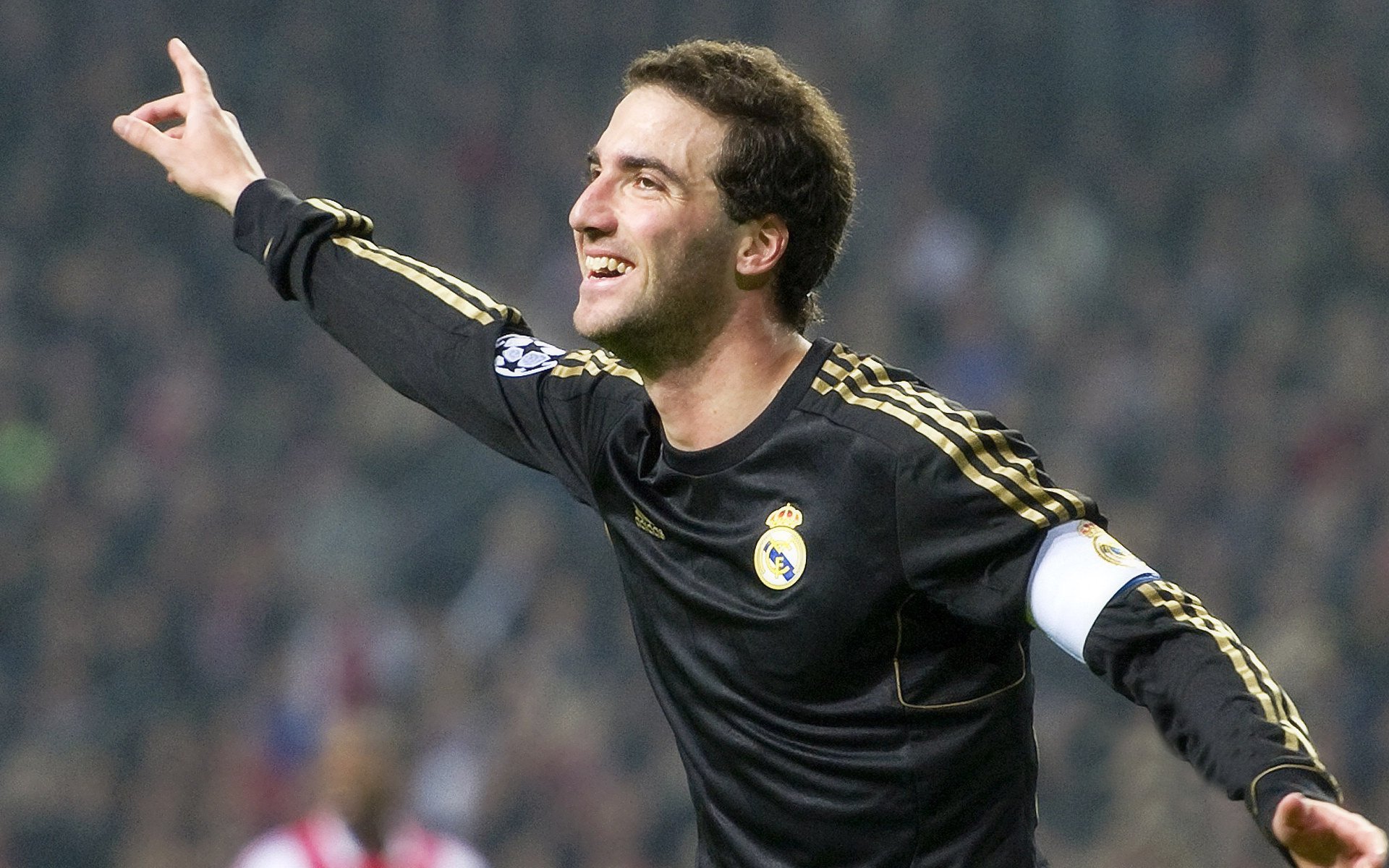 国王掀翻爵士，哈利伯顿如何从新星蜕变为关键先生