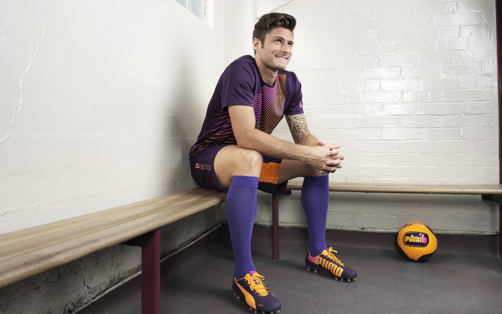 冰岛防线在酋长球场融化,马丁内利再证大场面先生本色,阿森纳展现争冠级冲击力