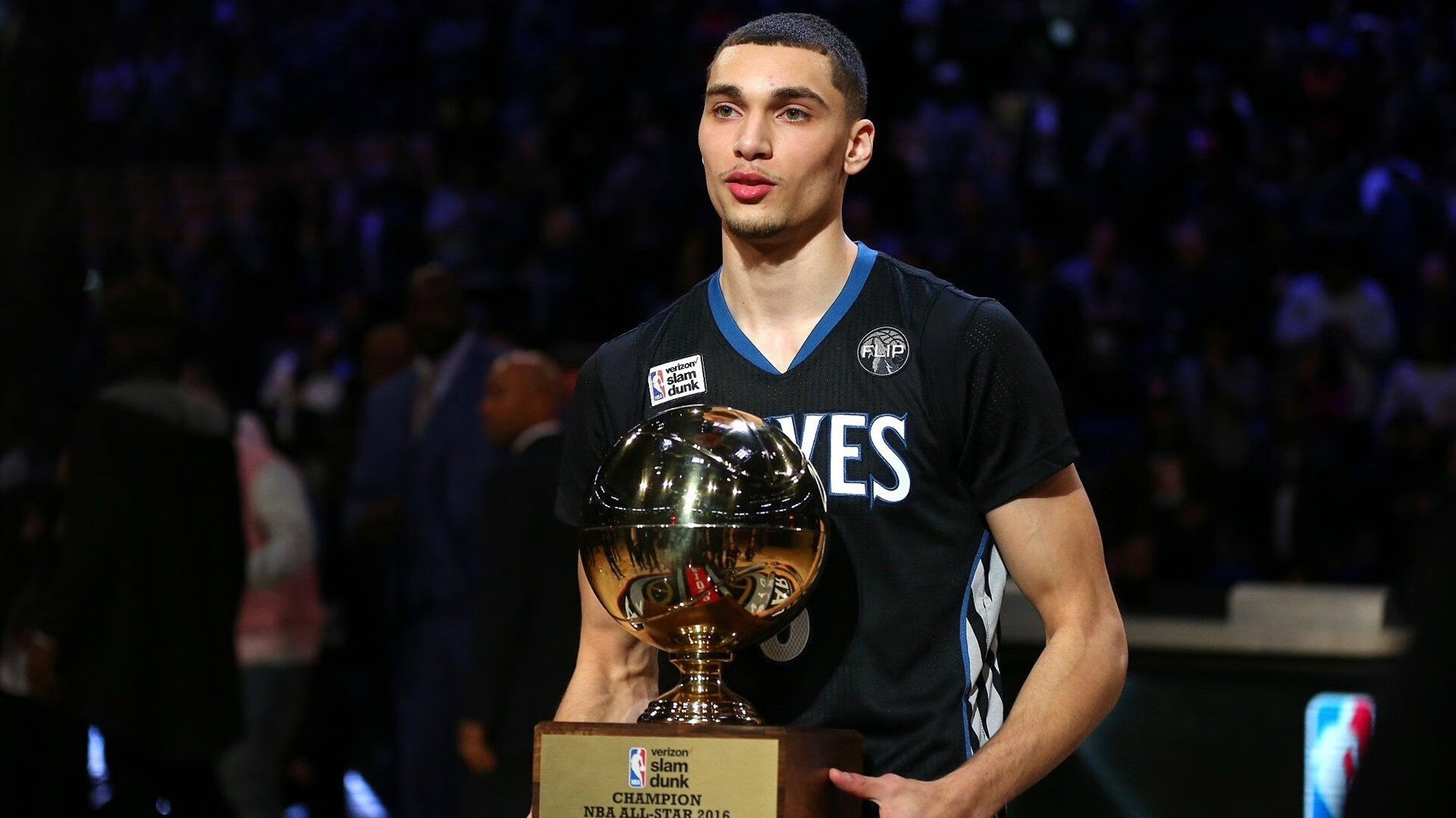 范弗利特个人能力完全展现，猛龙狂胜开拓者